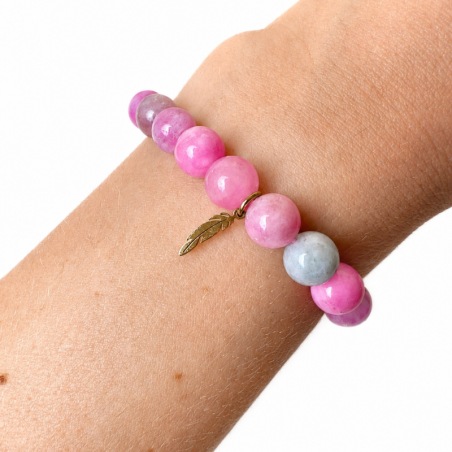 Verstellbares Damenarmband aus rosa-grünem Quarzit mit Federanhänger