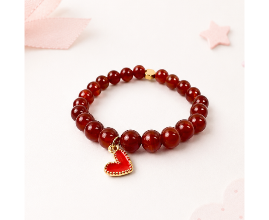 Karneol-Armband für Kinder mit buntem Herzanhänger Karneol-Armband für Kinder mit buntem Herzanhänger