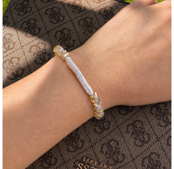 Armband mit Süßwasserperle und champagnerfarbenen Kristallen mit goldfarbenem Edelstahlverschluss