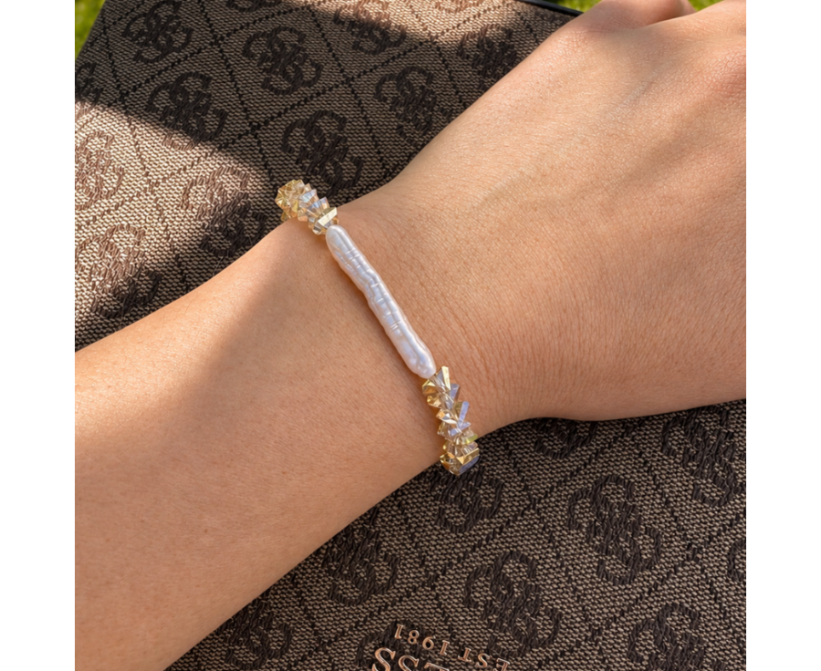 Armband mit Süßwasserperle und champagnerfarbenen Kristallen mit goldfarbenem Edelstahlverschluss