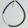 Halskette für Damen aus Onyx und Süßwasserperlen Halskette für Damen aus Onyx und Süßwasserperlen