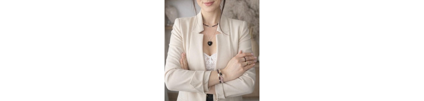 Handgemachter Damenschmuck – Stilvolle Halsketten & Armbänder